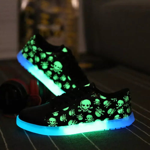 2017 New Super Cool Skull Brand Glowing Shoes With Lights For Adults Luminous Fluorescent Shoes For men Unisex Casual Shoes